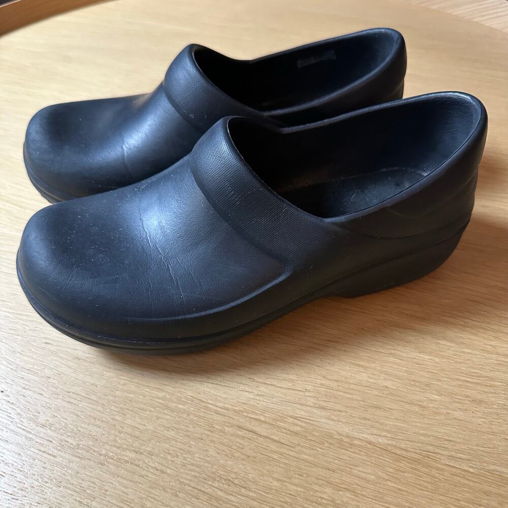 Crocs | Size 7 Women's Neria Pro II Work Black Clogs